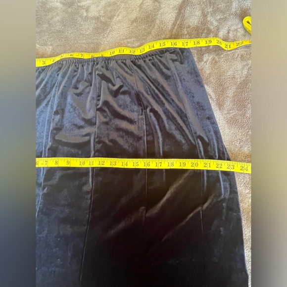 MSK womens size 16 Maxi Skirt Black Velour Pull On Flowy Modest elastic solid - Picture 4 of 9